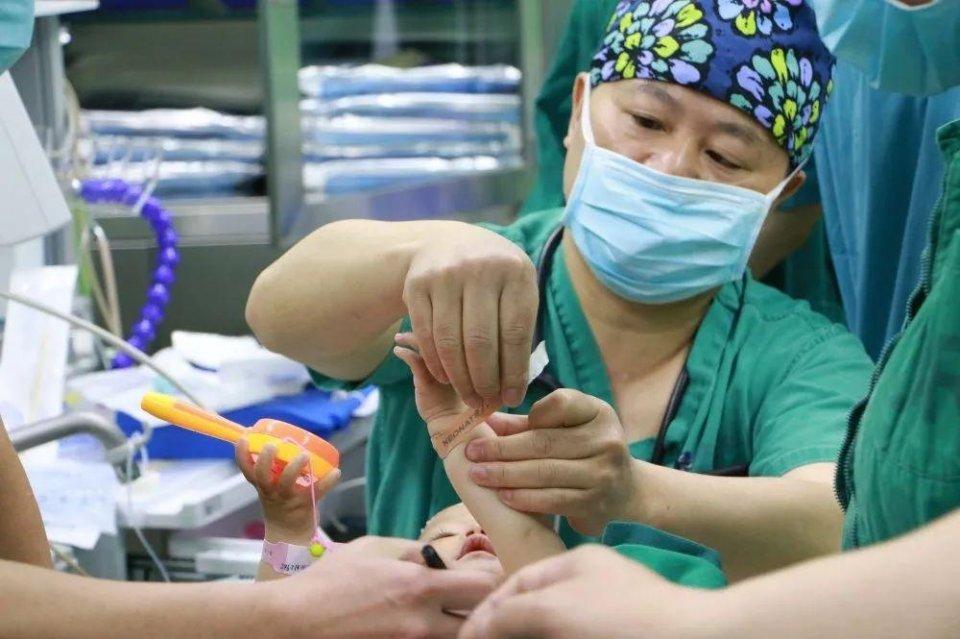 阆中市妇婴监护型护送