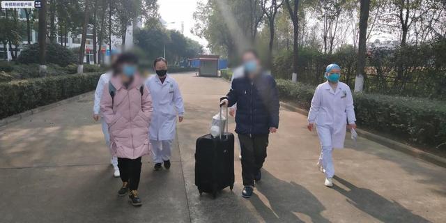 阆中市病人院后返乡